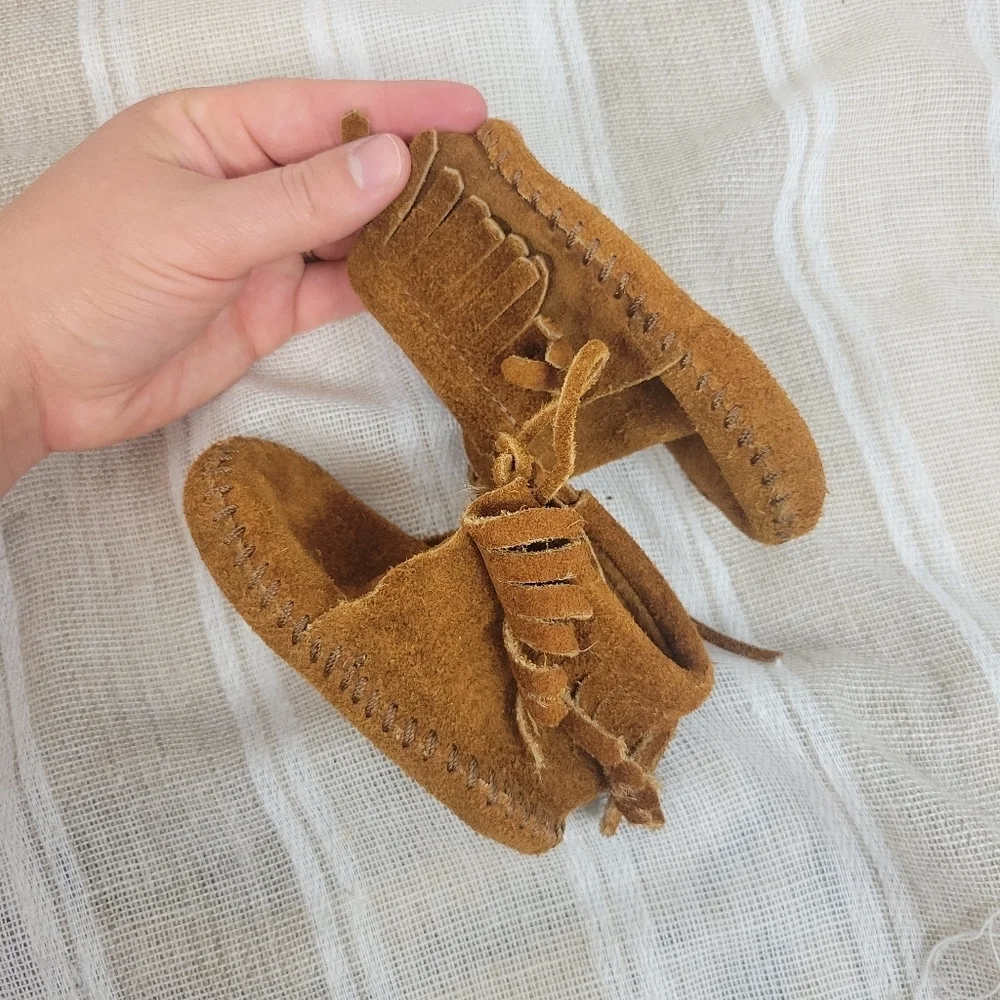 Minnetonka Genuine Leather Moccasins Tan Brown Baby Toddler Size‎ 3